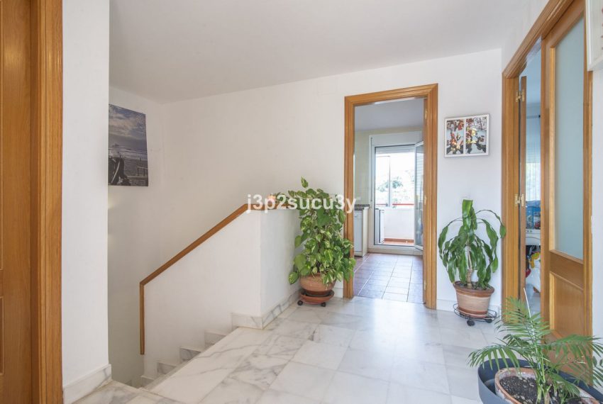 R5076673-Villa-For-Sale-Estepona-Semi-Detached-3-Beds-202-Built-7