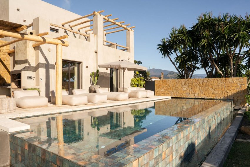 R5076751-Villa-For-Sale-Estepona-Detached-5-Beds-364-Built