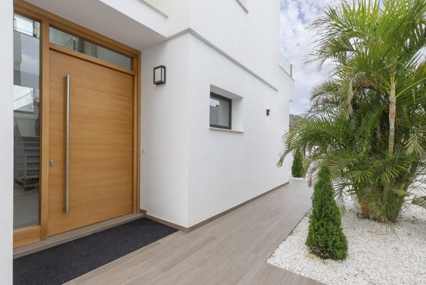 R5076904-Villa-For-Sale-Coin-Detached-4-Beds-199-Built-2