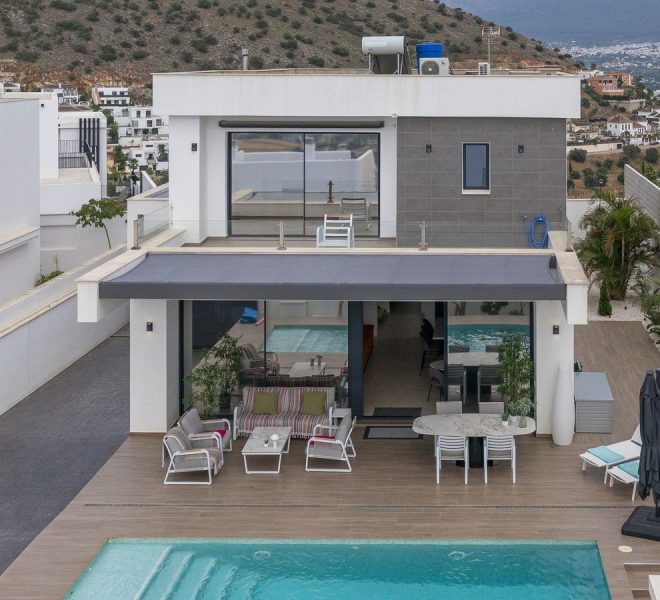 R5076904-Image 1-Detached - 4 Beds - 199 Built