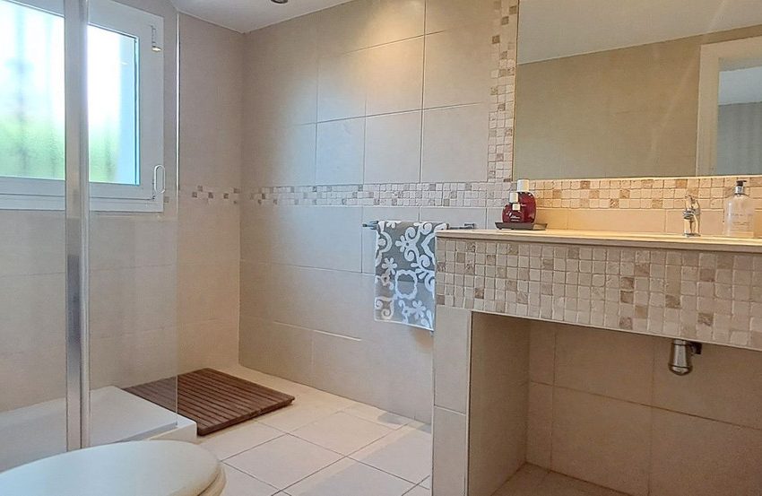 R5077270-Villa-For-Sale-Marbella-Detached-6-Beds-311-Built-17