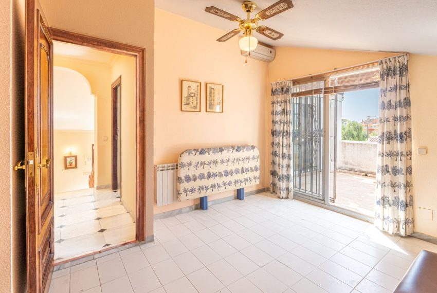 R5077951-Villa-For-Sale-Nueva-Andalucia-Detached-6-Beds-280-Built-10