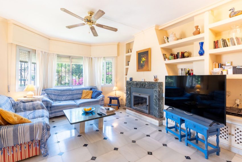 R5077951-Villa-For-Sale-Nueva-Andalucia-Detached-6-Beds-280-Built-2