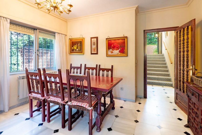 R5077951-Villa-For-Sale-Nueva-Andalucia-Detached-6-Beds-280-Built-3