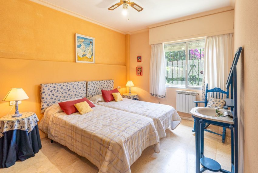 R5077951-Villa-For-Sale-Nueva-Andalucia-Detached-6-Beds-280-Built-9