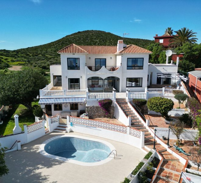 R5078149-Image 1-Detached - 6 Beds - 358 Built