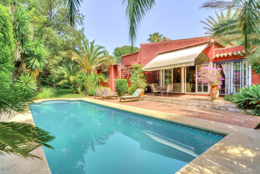 R5079163-Villa-For-Sale-El-Rosario-Detached-4-Beds-275-Built-1