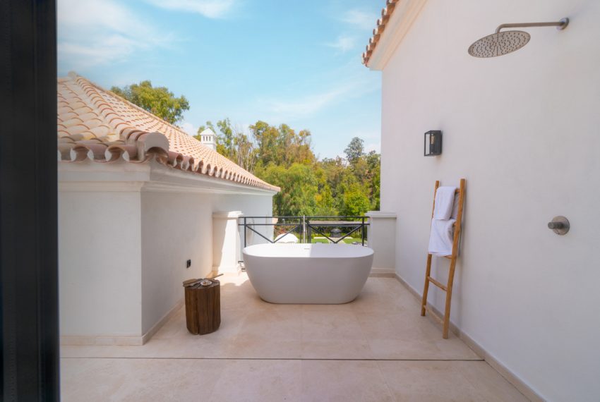 R5079424-Villa-For-Sale-Nueva-Andalucia-Detached-5-Beds-476-Built-10