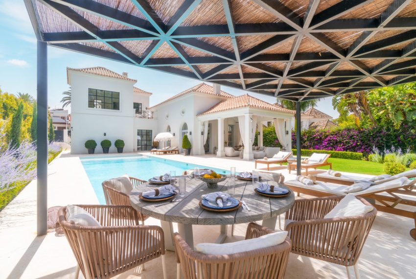R5079424-Villa-For-Sale-Nueva-Andalucia-Detached-5-Beds-476-Built-2