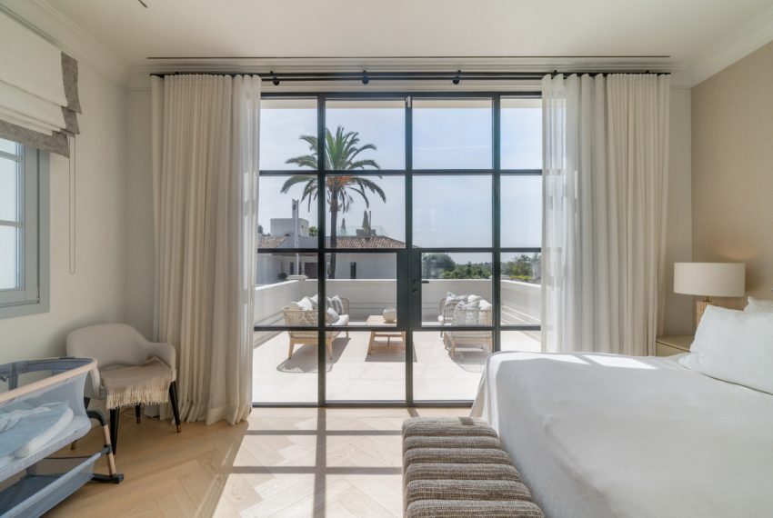 R5079424-Villa-For-Sale-Nueva-Andalucia-Detached-5-Beds-476-Built-8