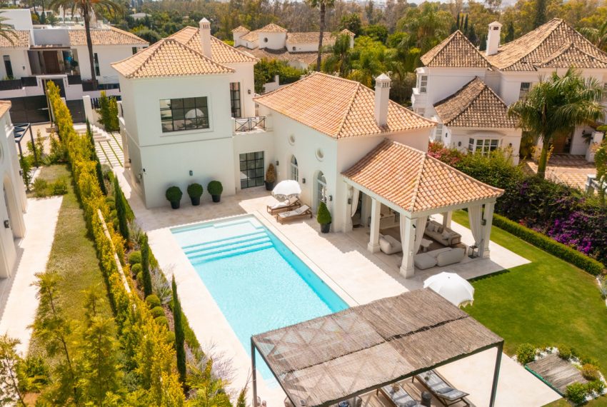 R5079424-Villa-For-Sale-Nueva-Andalucia-Detached-5-Beds-476-Built