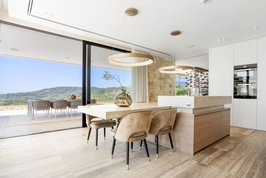 R4648927-Villa-For-Sale-Benahavis-Detached-7-Beds-680-Built-2