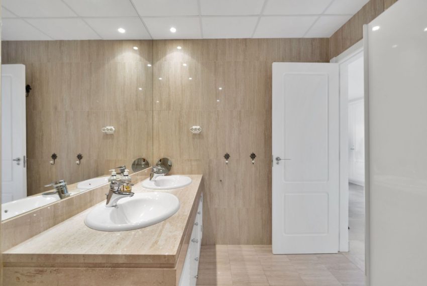 R4749808-Apartment-For-Sale-Nueva-Andalucia-Penthouse-3-Beds-276-Built-8