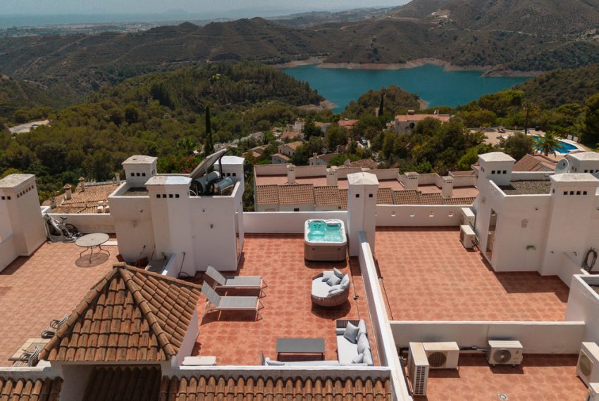 R4815145-Apartment-For-Sale-Istan-Penthouse-2-Beds-155-Built-2