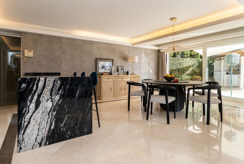 R4838776-Villa-For-Sale-The-Golden-Mile-Detached-4-Beds-361-Built-6