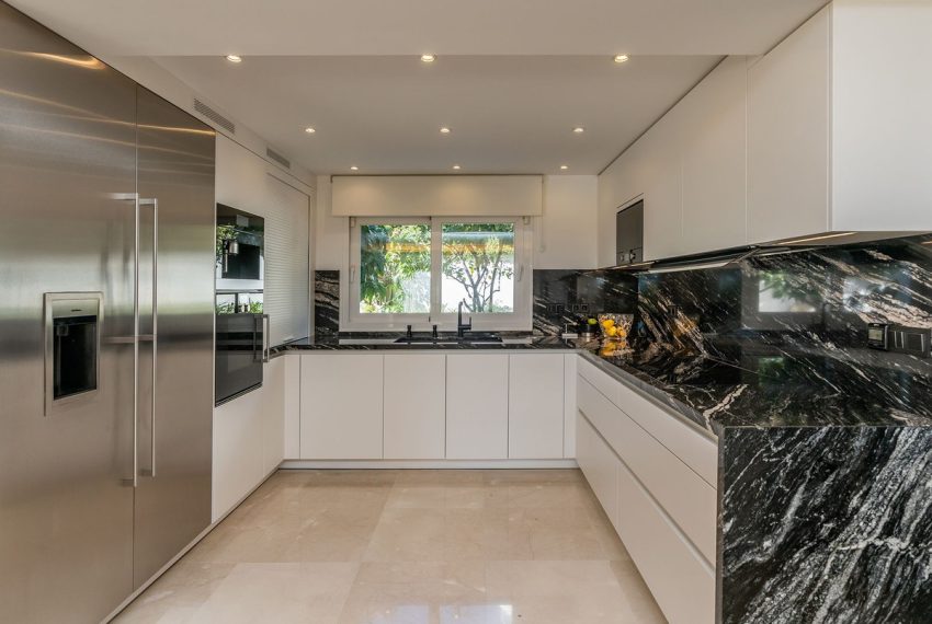 R4838776-Villa-For-Sale-The-Golden-Mile-Detached-4-Beds-361-Built-8