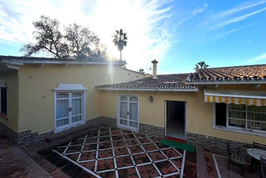 R4887253-Villa-For-Sale-Elviria-Detached-6-Beds-400-Built-16