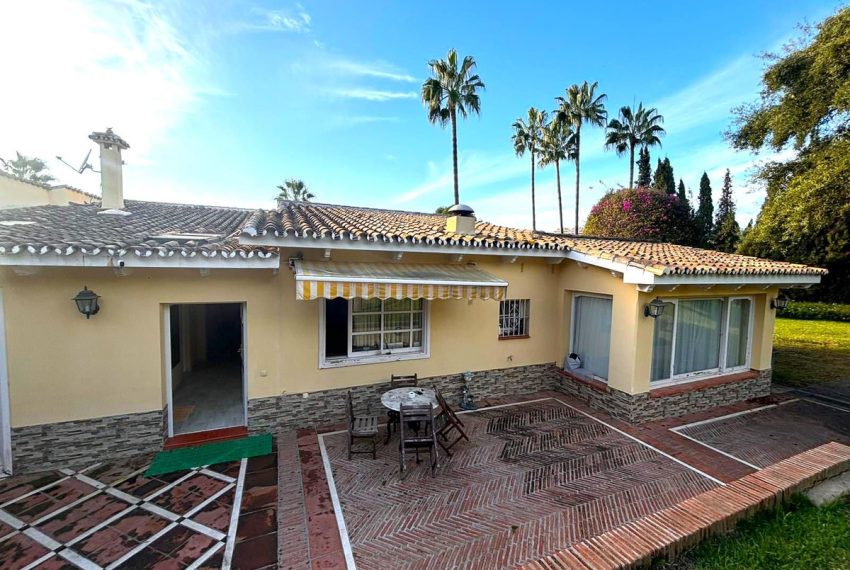 R4887253-Villa-For-Sale-Elviria-Detached-6-Beds-400-Built-18