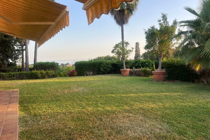 R4887253-Villa-For-Sale-Elviria-Detached-6-Beds-400-Built-4