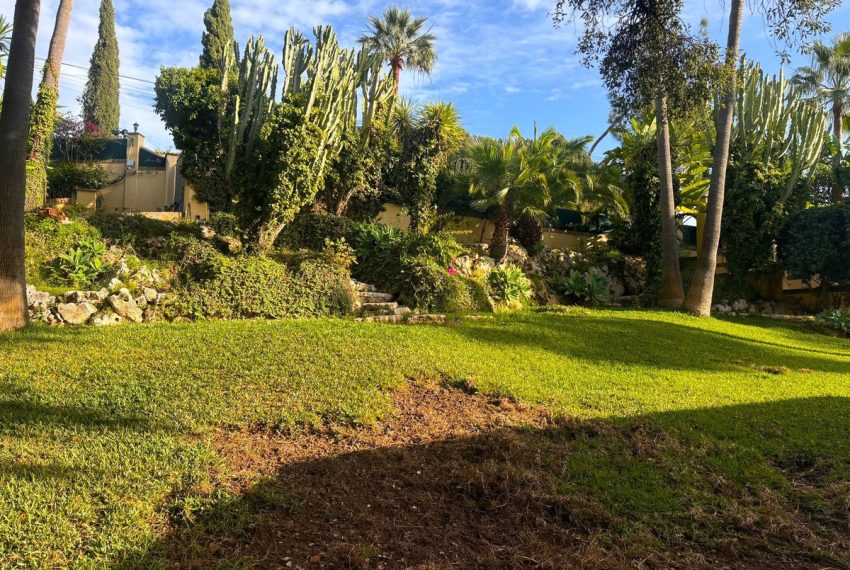 R4887253-Villa-For-Sale-Elviria-Detached-6-Beds-400-Built-5