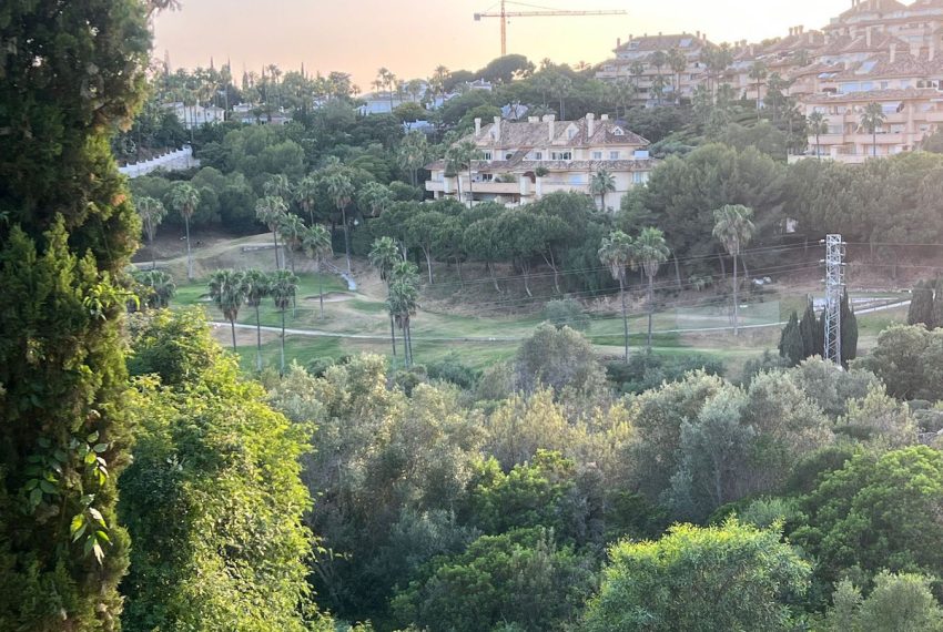 R4887253-Villa-For-Sale-Elviria-Detached-6-Beds-400-Built-7