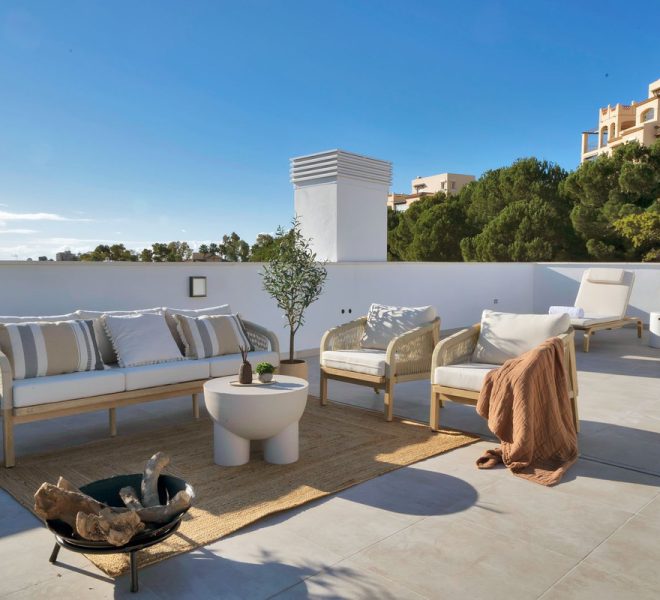 R4930891-Image 1-Penthouse - 3 Beds - 126 Built