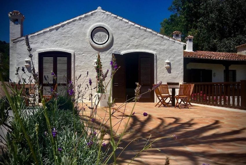 R4953904-Villa-For-Sale-Estepona-Finca-9-Beds-800-Built-15