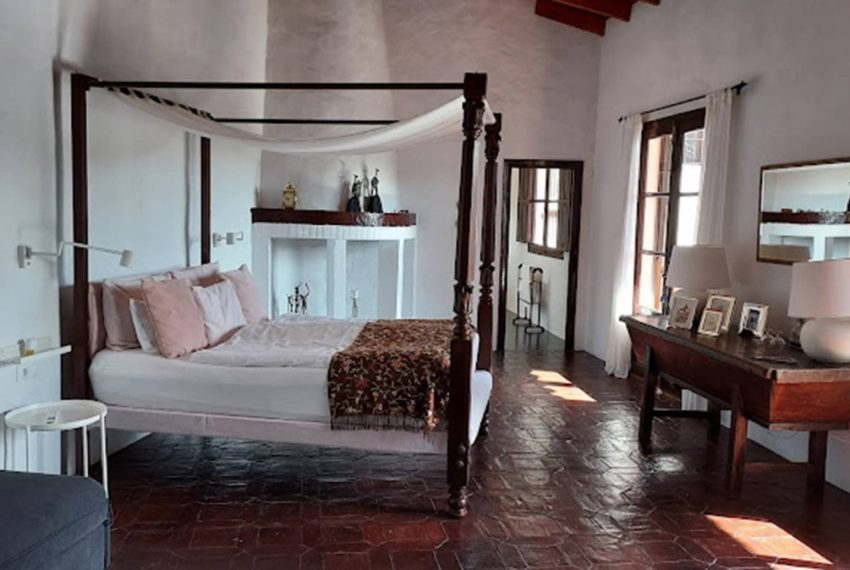 R4953904-Villa-For-Sale-Estepona-Finca-9-Beds-800-Built-9