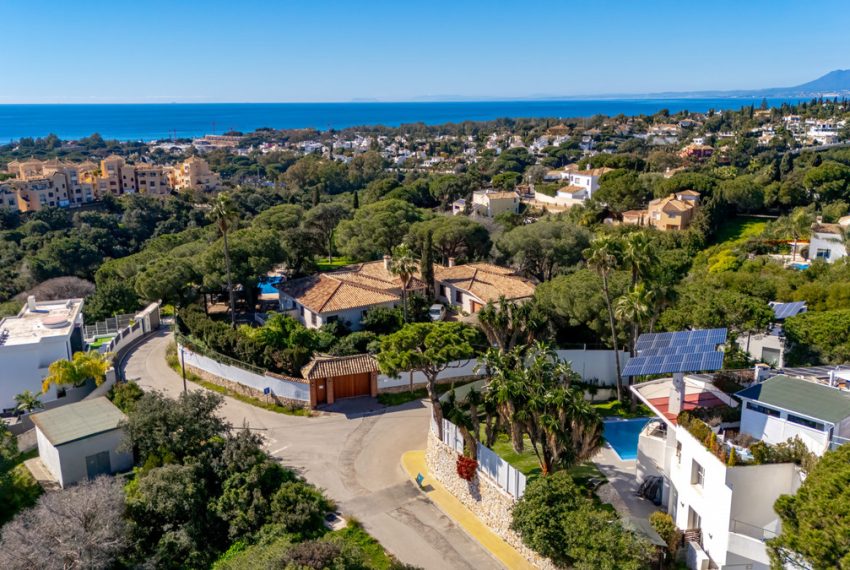 R4964467-Villa-For-Sale-Elviria-Detached-8-Beds-379-Built-1