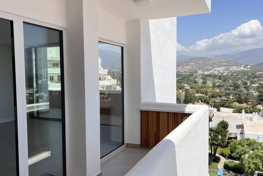 R4974928-Apartment-For-Sale-Nueva-Andalucia-Penthouse-2-Beds-100-Built-1