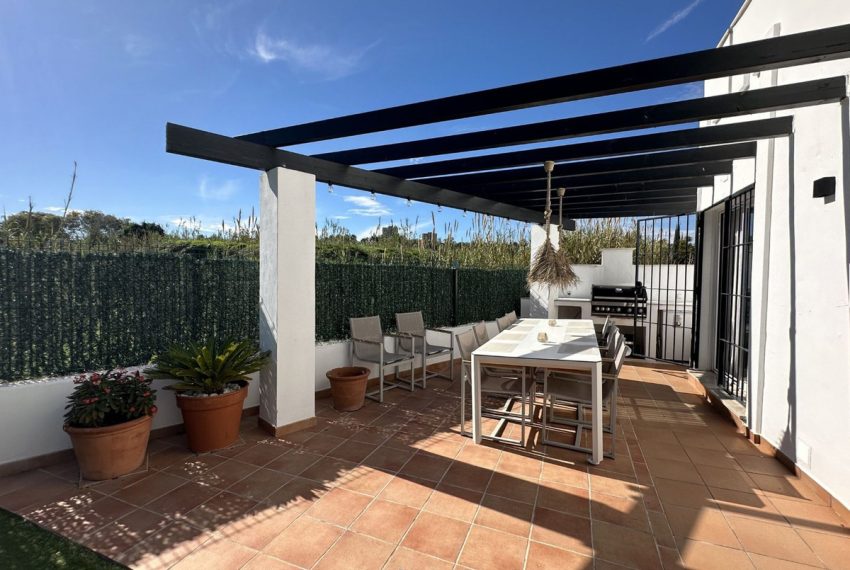 R4979923-Villa-For-Sale-Nueva-Andalucia-Detached-4-Beds-227-Built-1