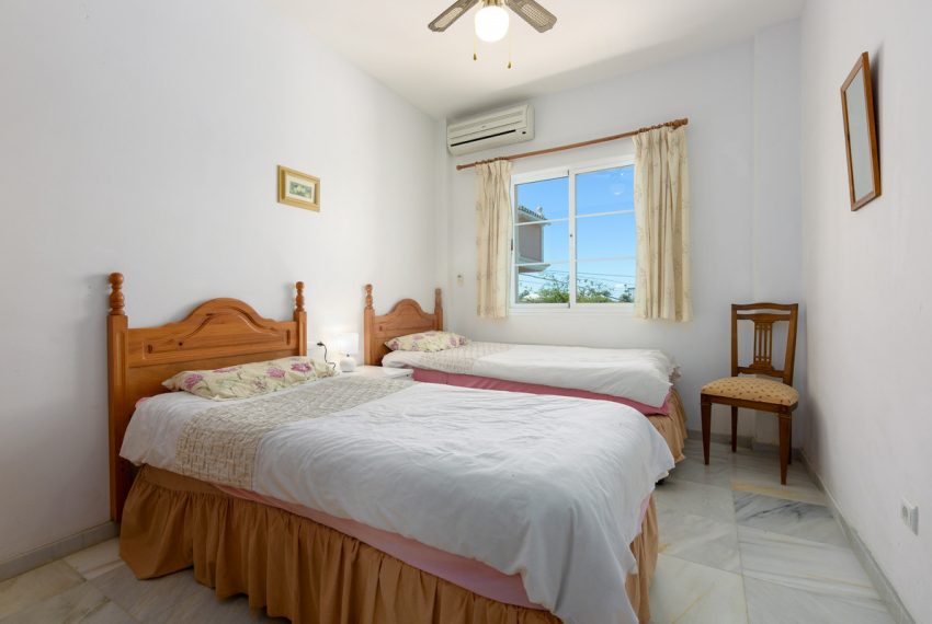 R4987306-Villa-For-Sale-Estepona-Detached-4-Beds-191-Built-11