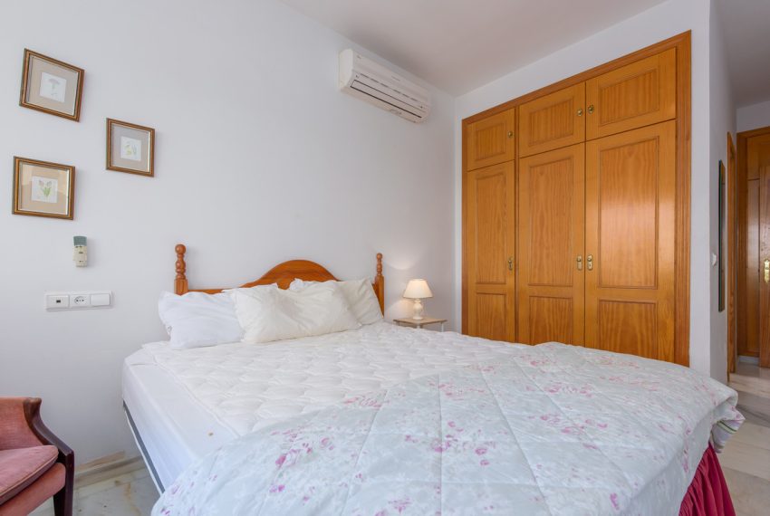 R4987306-Villa-For-Sale-Estepona-Detached-4-Beds-191-Built-13