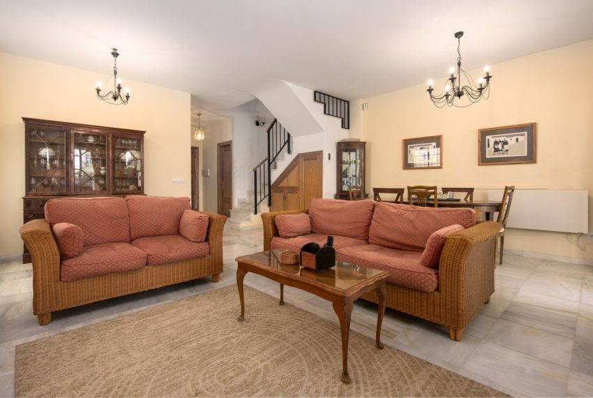 R4987306-Villa-For-Sale-Estepona-Detached-4-Beds-191-Built-19
