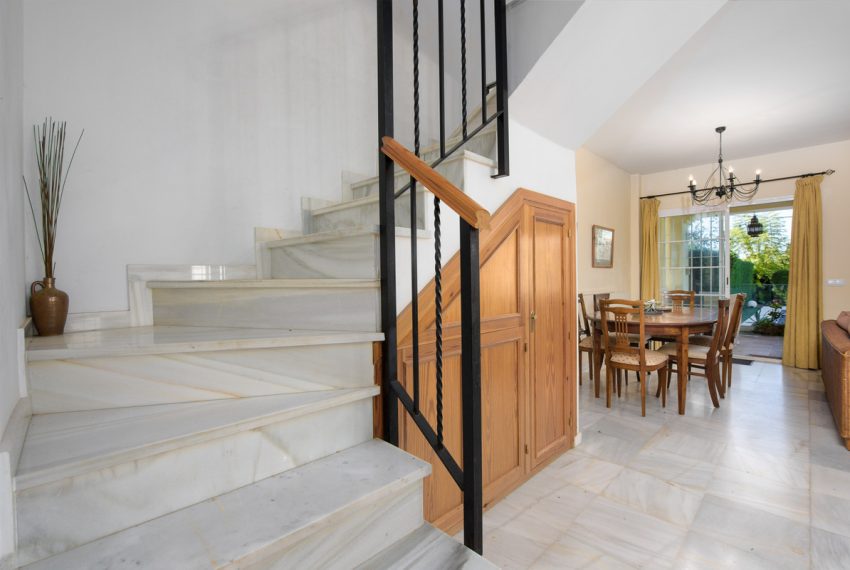 R4987306-Villa-For-Sale-Estepona-Detached-4-Beds-191-Built-5