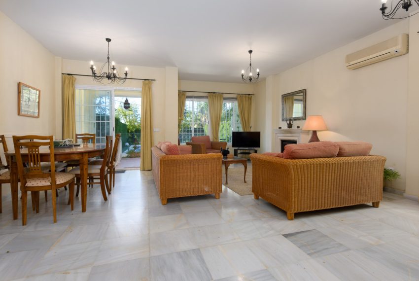 R4987306-Villa-For-Sale-Estepona-Detached-4-Beds-191-Built-9