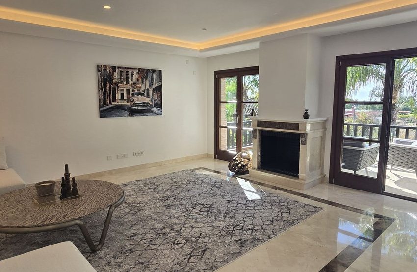 R4989847-Villa-For-Sale-The-Golden-Mile-Detached-6-Beds-497-Built-6