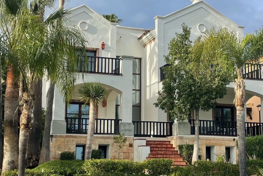 R4989847-Villa-For-Sale-The-Golden-Mile-Detached-6-Beds-497-Built