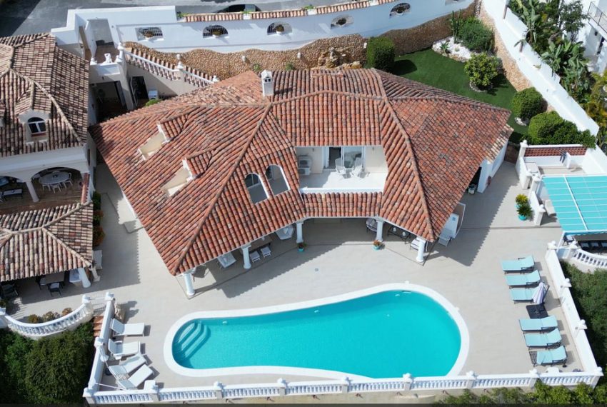 R5010283-Villa-For-Sale-La-Quinta-Detached-6-Beds-450-Built-1