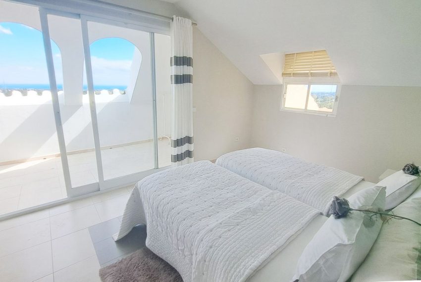 R5010283-Villa-For-Sale-La-Quinta-Detached-6-Beds-450-Built-10