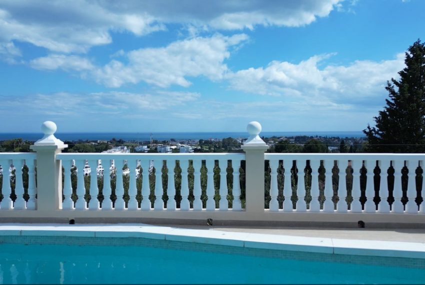 R5010283-Villa-For-Sale-La-Quinta-Detached-6-Beds-450-Built-3