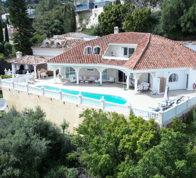 R5010283-Image 1-Detached - 6 Beds - 450 Built