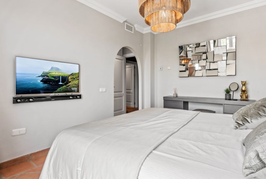 R5010322-Townhouse-For-Sale-La-Heredia-Terraced-5-Beds-308-Built-13
