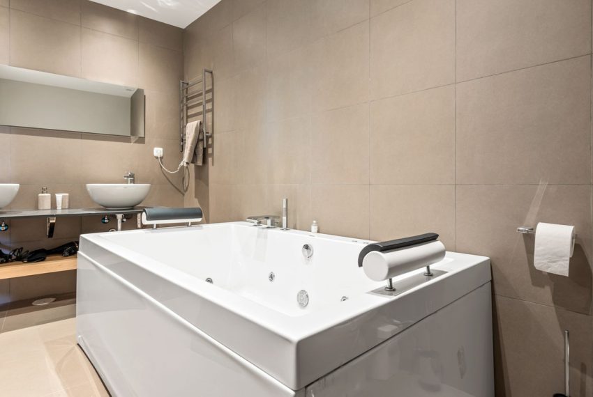 R5010322-Townhouse-For-Sale-La-Heredia-Terraced-5-Beds-308-Built-19