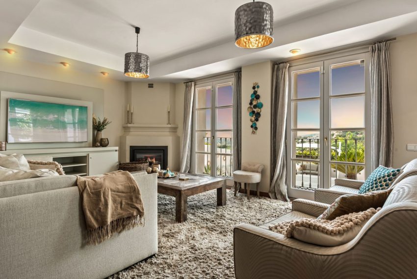 R5010322-Townhouse-For-Sale-La-Heredia-Terraced-5-Beds-308-Built-2