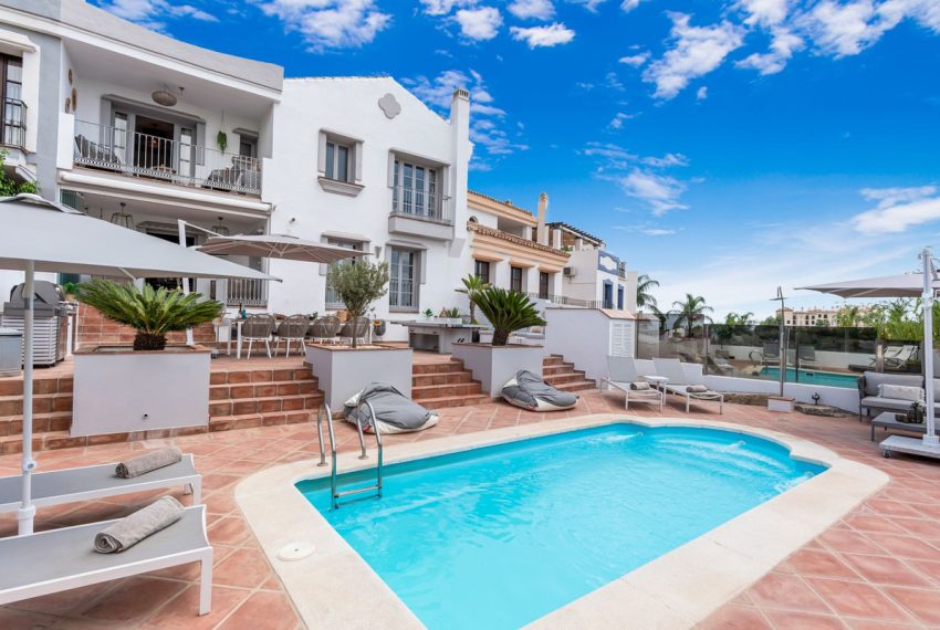 R5010322-Townhouse-For-Sale-La-Heredia-Terraced-5-Beds-308-Built
