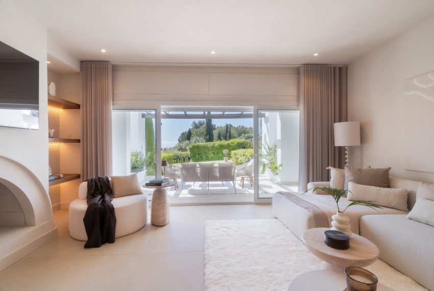 R5021617-Townhouse-For-Sale-Nueva-Andalucia-Terraced-4-Beds-385-Built-14