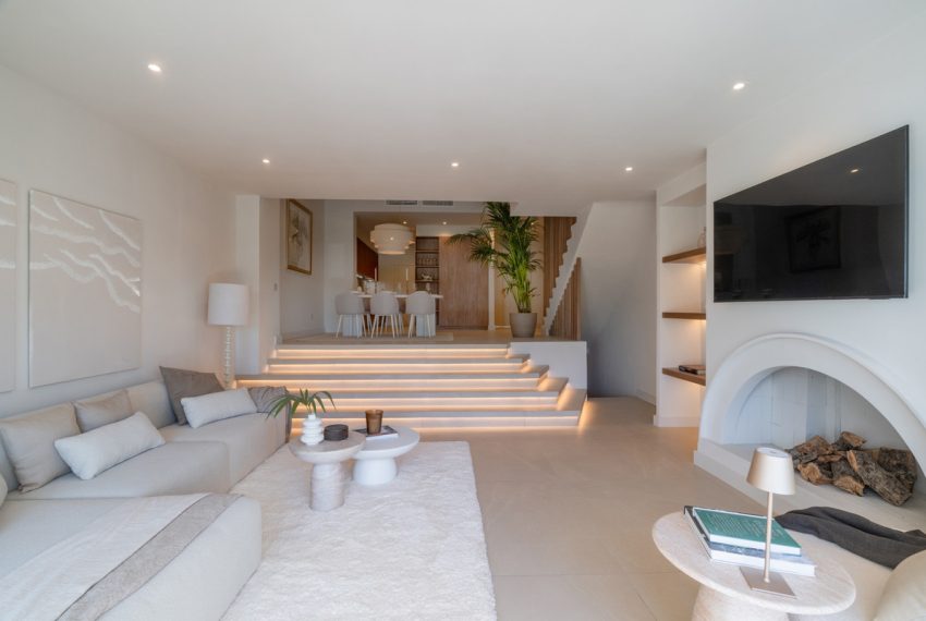 R5021617-Townhouse-For-Sale-Nueva-Andalucia-Terraced-4-Beds-385-Built-16