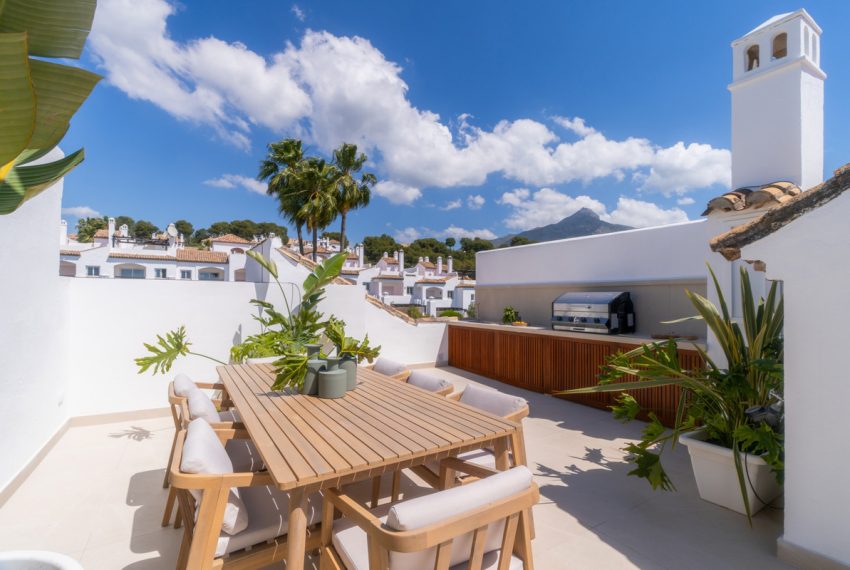 R5021617-Townhouse-For-Sale-Nueva-Andalucia-Terraced-4-Beds-385-Built-3