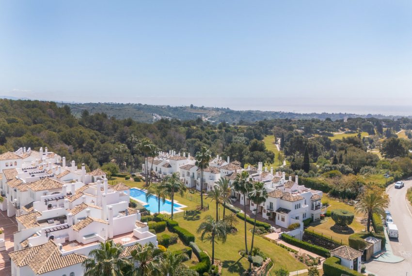 R5021617-Townhouse-For-Sale-Nueva-Andalucia-Terraced-4-Beds-385-Built-4